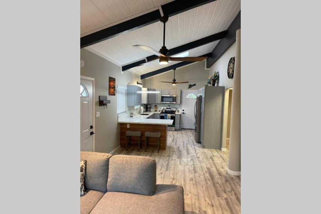 Spacious 2 Bedroom Beach House With King Suite Waianae Exteriér fotografie