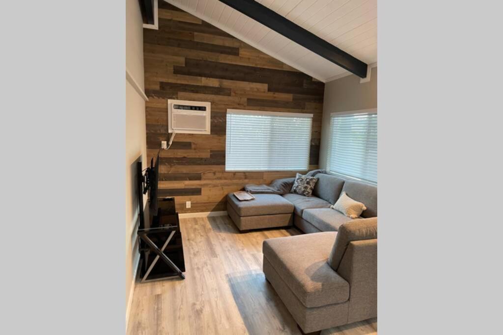 Spacious 2 Bedroom Beach House With King Suite Waianae Exteriér fotografie