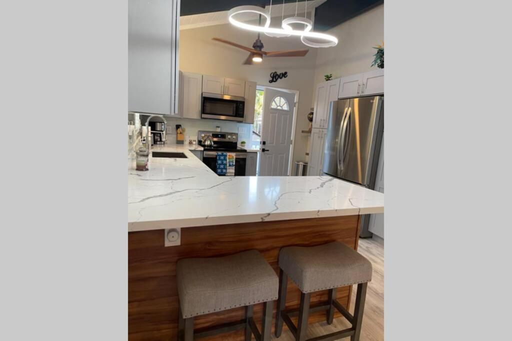 Spacious 2 Bedroom Beach House With King Suite Waianae Exteriér fotografie