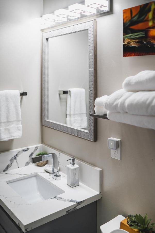 Spacious 2 Bedroom Beach House With King Suite Waianae Exteriér fotografie